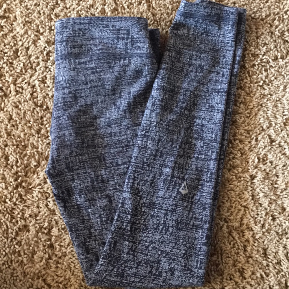Ivivva grey/Black leggings